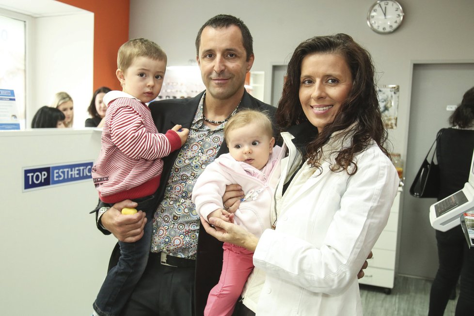Se současnou partnerkou Petrou Matějkovou má Tomáš dvě děti.