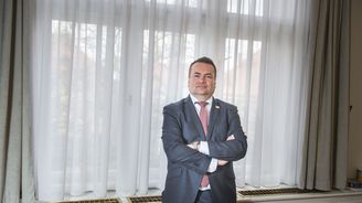 Známky jsou ideální investiční pojistka do krize, říká přední filatelista Tomáš Mádl