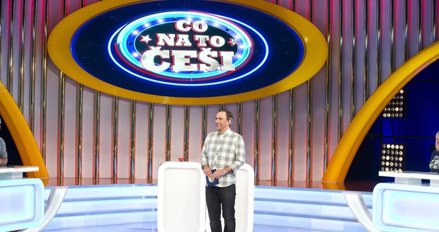 Tomáš Matonoha coby moderátor soutěžního pořadu Co na to Češi.