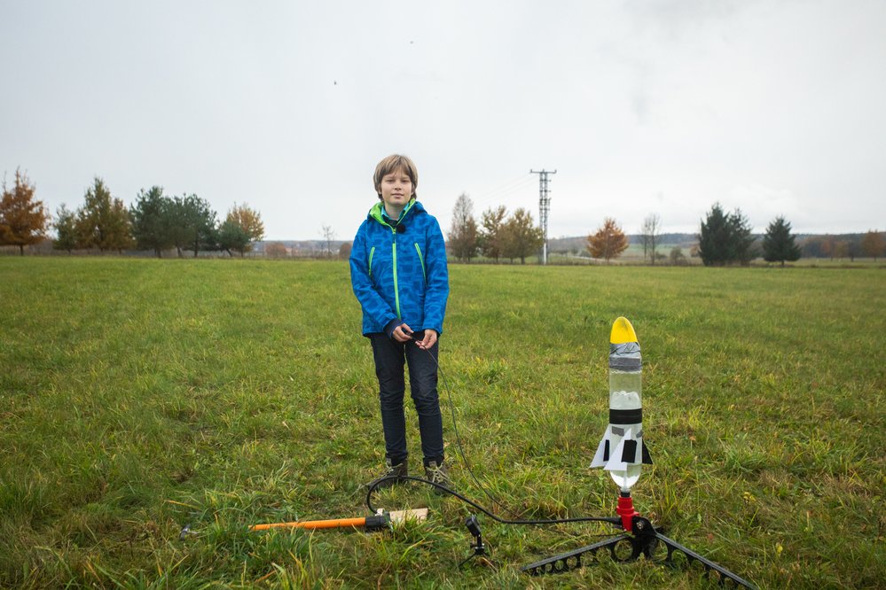 Tomáš Michal (13 let, Třeboň) se ajímá se o raketové inženýrství i kosmonautiku a staví vesmírnou raketu