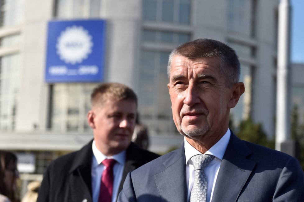 Premiér Andrej Babiš (vpravo) a ministr zahraničí Tomáš Petříček se zúčastnili zahájení 61. ročníku Mezinárodního strojírenského veletrhu (MSV) na brněnském výstavišti. (7. 10. 2019)