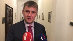 Ministr zahraničí Petříček (ČSSD) odpovídal na obranném výboru i na dotazy Blesk Zpráv
