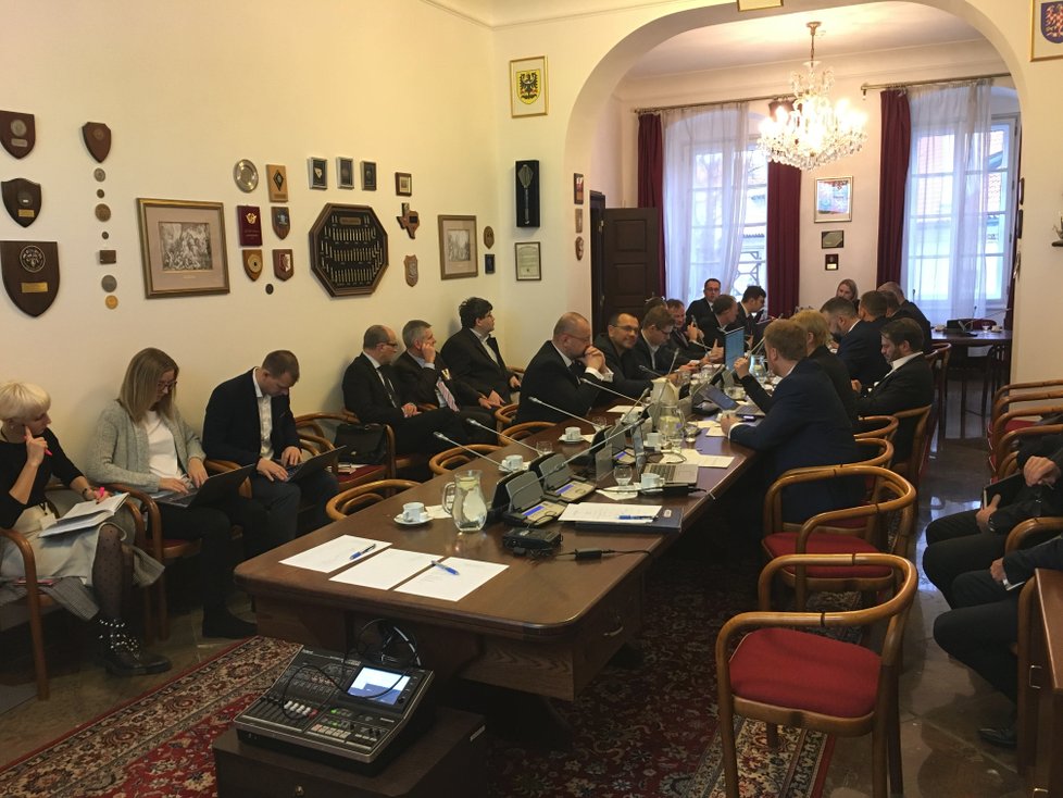 Ministr zahraničí Petříček (ČSSD) se zúčastnil jednání sněmovního výboru pro obranu (9.1.2019)