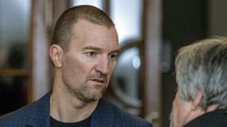 Pravá ruka Tomáše Pitra čelí insolvenci. Bývalý policista ÚOOZ má dlužit miliony, rozprodává majetek Pravá ruka Tomáše Pitra čelí insolvenci. Bývalý policista ÚOOZ má dlužit miliony, rozprodává majetek