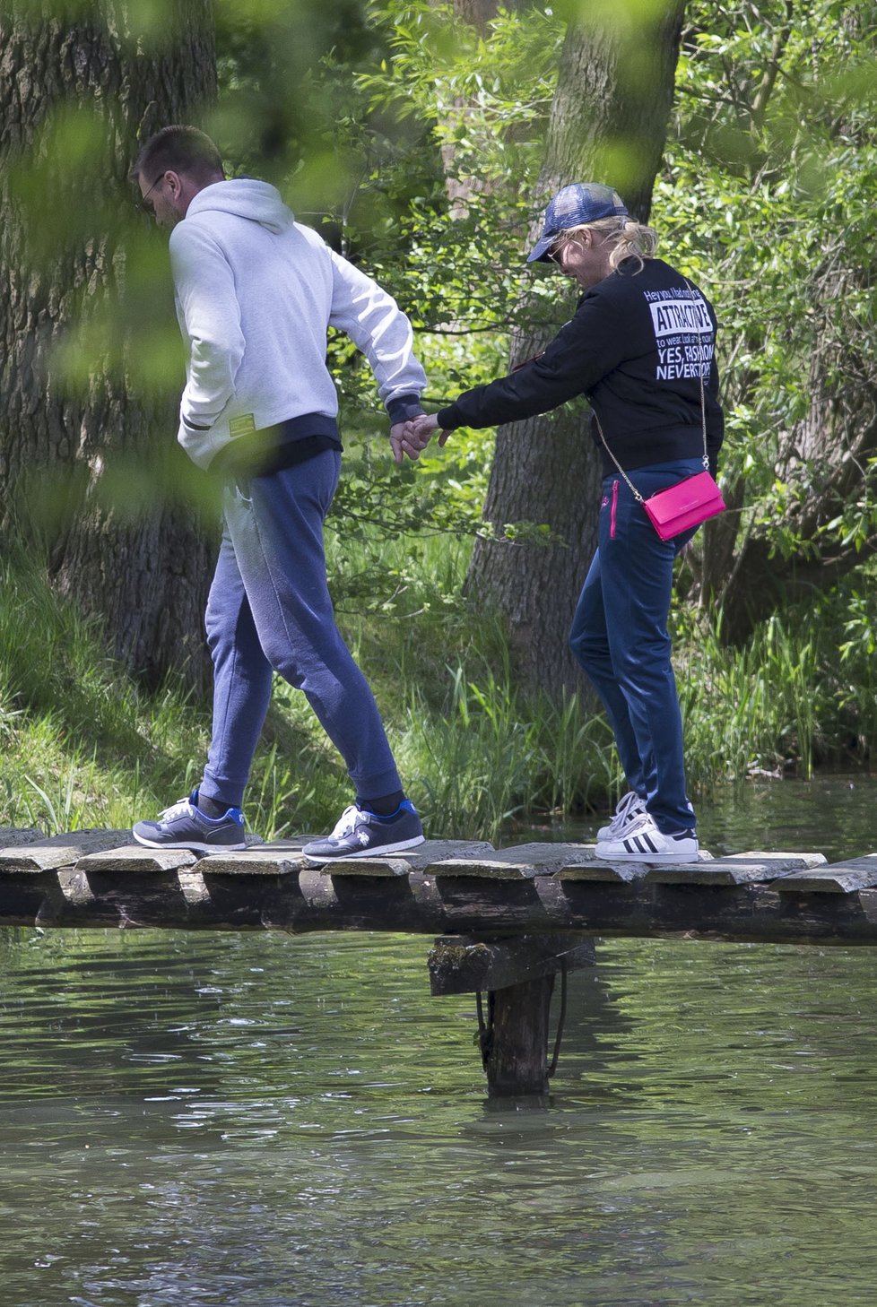 Řepka si pak Kristelovou za ruku zase odvedl