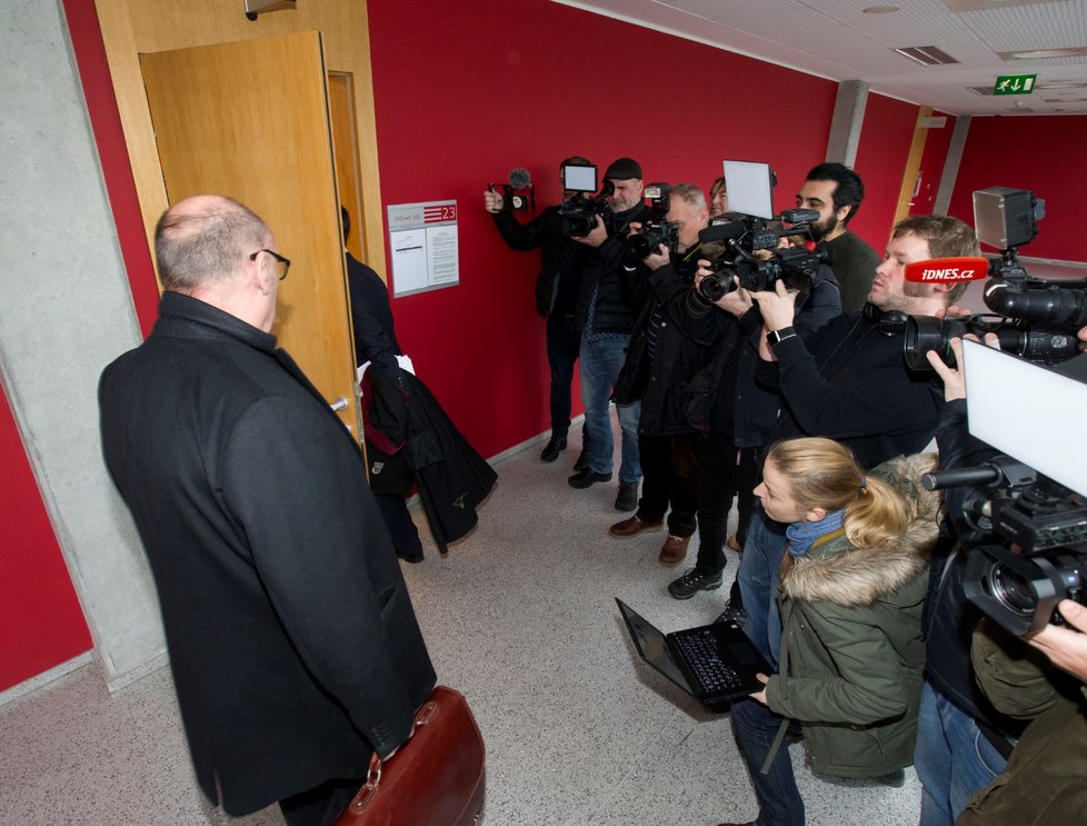 Soud s Tomášem Řepkou kvůli prodeji cizího auta