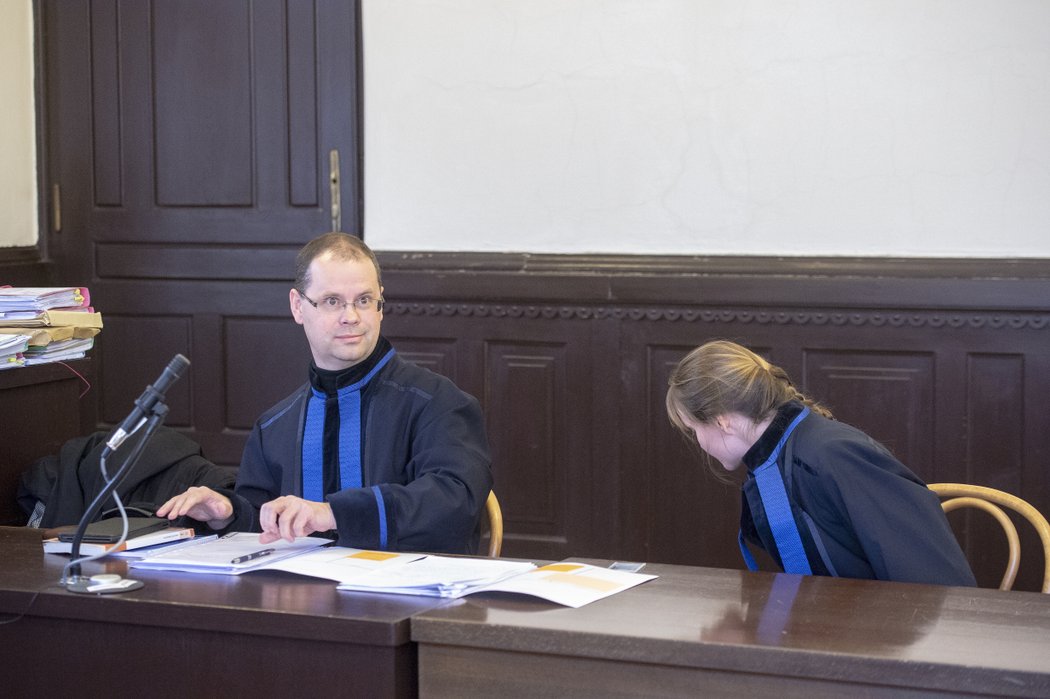 Soudní líčení v Brně kvůli podaným pornoinzerátům Řepkou na Erbovou