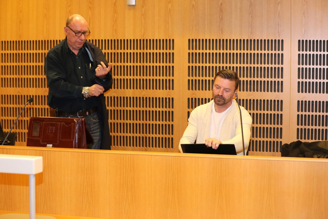 Tomáš Řepka u soudu s Renatou Řepkovou kvůli neplacení alimentů na děti z prvního manželství.