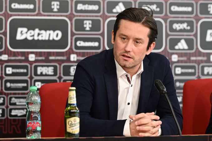 Úkol pro kluby: Jestli chcete jinou repre, změňte ligu. Slyší tu někdo Rosického? Úkol pro kluby: Jestli chcete jinou repre, změňte ligu. Slyší tu někdo Rosického?
