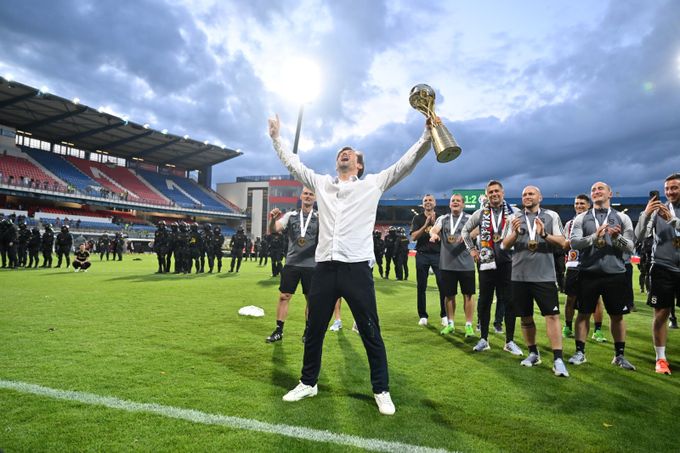Jak Rosický vyrostl v bosse: učenlivý, trpělivý a rozhodný. Teď další krok Jak Rosický vyrostl v bosse: učenlivý, trpělivý a rozhodný. Teď další krok