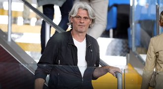 Skuhravý v insolvenci. Legendární fotbalista dluží miliony, kolik bere ve Slovácku? Skuhravý v insolvenci. Legendární fotbalista dluží miliony, kolik bere ve Slovácku?