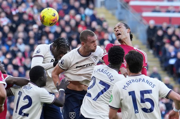 ONLINE: Liverpool - West Ham 5:2. Souček dal gól, do branky doklepl centr Dioufa ONLINE: Liverpool - West Ham 5:2. Souček dal gól, do branky doklepl centr Dioufa