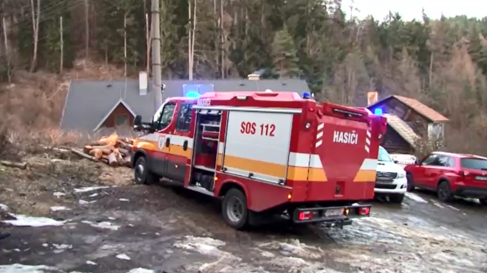 Dva amatérští hledači minerálů Tomáš (†31) a Stano (†30) se udusili ve staré důlní šachtě. Záchranáři budou těla z úzké chodby dostávat až 14 dní.