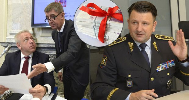 Policistům a hasičům se před volbami citelně zvyší platy, kývli Babiš a Chovanec