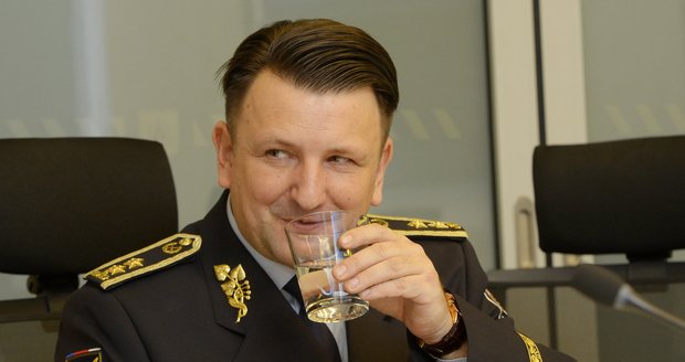 Post šéfa policie chtějí dva kandidáti. O nástupci Tuhého rozhodne pět lidí