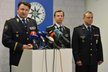 Policejní prezident Tomáš Tuhý vysvětluje reorganizaci policie. Společně se svým náměstkem Zdeňkem Laubem (uprostřed) se bude muset zpovídat také olomouckým žalobcům.