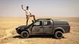Po vyproštění George v Libyjské poušti zůstalo funkční jen jedno rameno