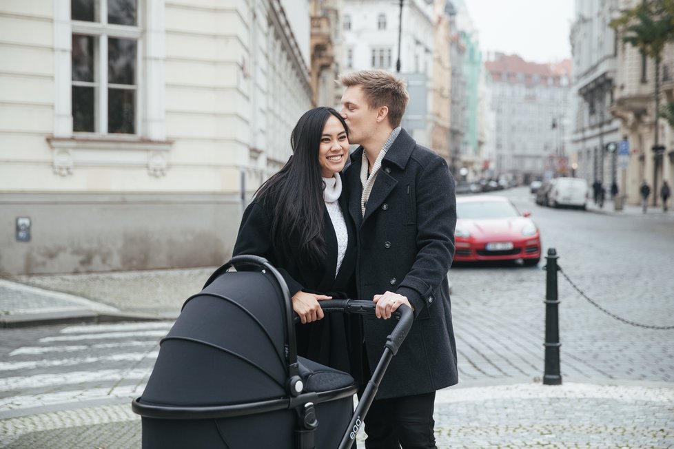 Tomáš Verner s manželkou Tammy ukázali syna. Tomáš mladší přišel na svět před měsícem a půl.