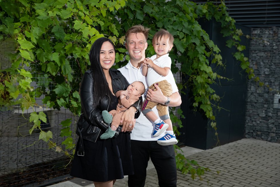 Tomáš Verner s manželkou a dětmi