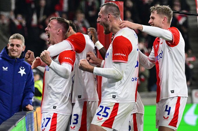 SESTŘIHY: Slavia využila ztrát Sparty a Jablonce. Plzeň se dotáhla, slaví Liberec SESTŘIHY: Slavia využila ztrát Sparty a Jablonce. Plzeň se dotáhla, slaví Liberec