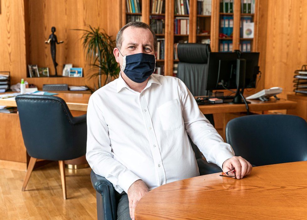 Rektor Univerzity Karlovy Tomáš Zima