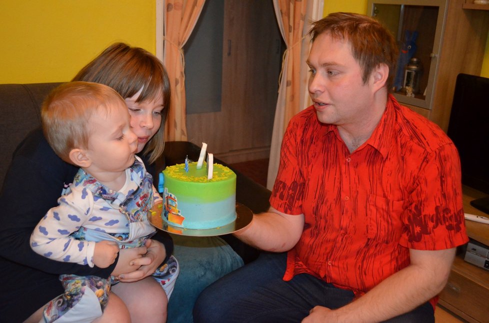 Tomášek (2) s diagnozou svalové atrofie oslavil 2. narozeniny.