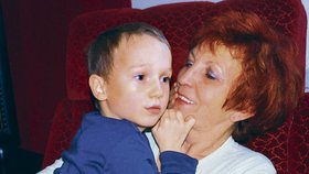Tomášek se svou babičkou Vlastou, která o něj nyní pečuje