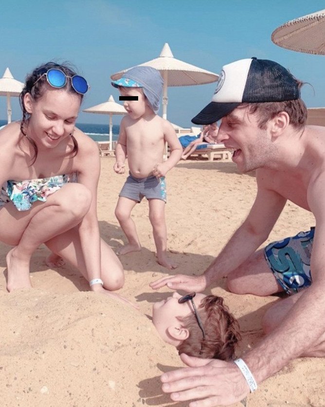Míša Tomešová s rodinou na dovolené v Egyptě