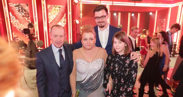 2018 Šťastná rodinka v době, kdy Pavla tančila ve StarDance. Manžel Ondřej, syn Adam a dcera Anežka.