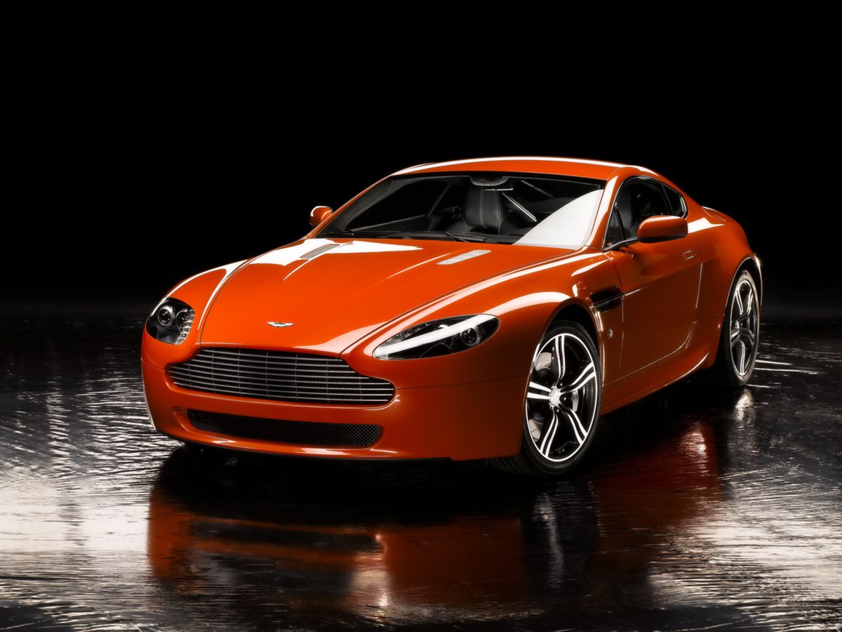 Oranžový Aston Martin za 3,6 milionu