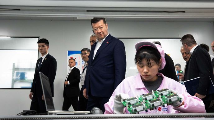 Tomio Okamura (SPD) během návštěvy Číny (červenec ) Tomio Okamura (SPD) během návštěvy Číny (červenec )