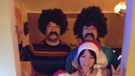 Tomio Okamura (vlevo) se synem Ruyem (nahoře vpravo) a bývalou ženou Miou