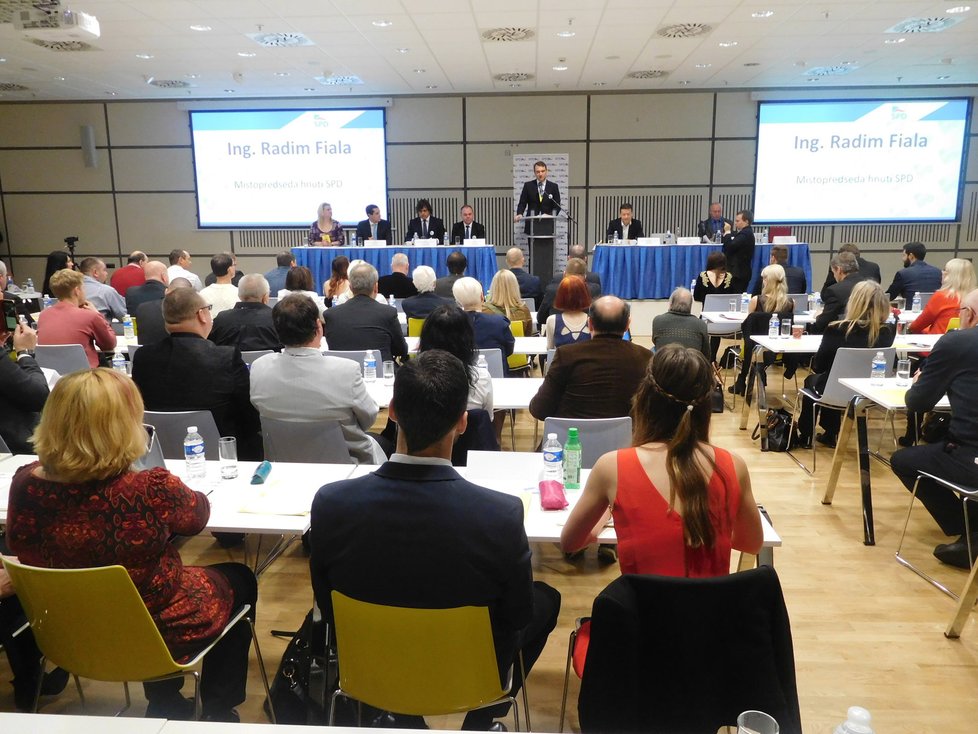 Konference Okamurovy SPD v Praze na Pankráci