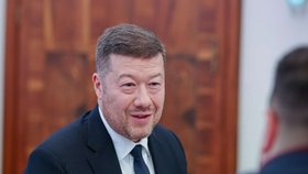 Předseda Poslanecké sněmovny Tomio Okamura (SPD) při rozhovoru s Bleskem (23. 3. 2026)