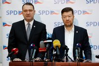 Na skandálních slovech o Vrběticích Fiala z SPD trvá. Babiš se zastal Okamury