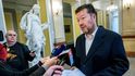 Tomio Okamura (SPD) ve Sněmovně (říjen 2026) Tomio Okamura (SPD) ve Sněmovně (říjen 2026)