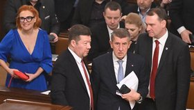 Tomio Okamura (SPD) a Andrej Babiš (ANO) ve Sněmovně