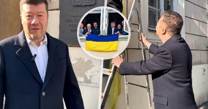 Poslanci a svět reagují na Tomia Okamuru (SPD) a jeho stržení ukrajinské vlajky.