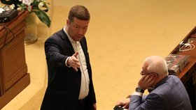 Šéf hnutí SPD Tomio Okamura během jednání o nedůvěře vlády