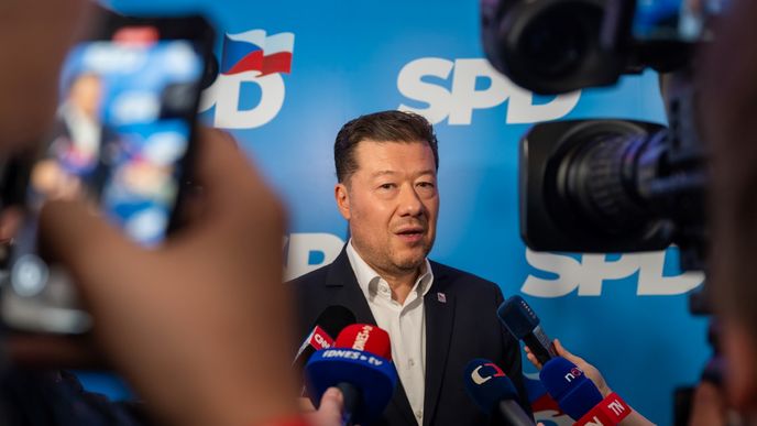 Šéf SPD Tomio Okamura ve volebním štábu při komunálkách (10.10.2026) Šéf SPD Tomio Okamura ve volebním štábu při komunálkách (10.10.2026)