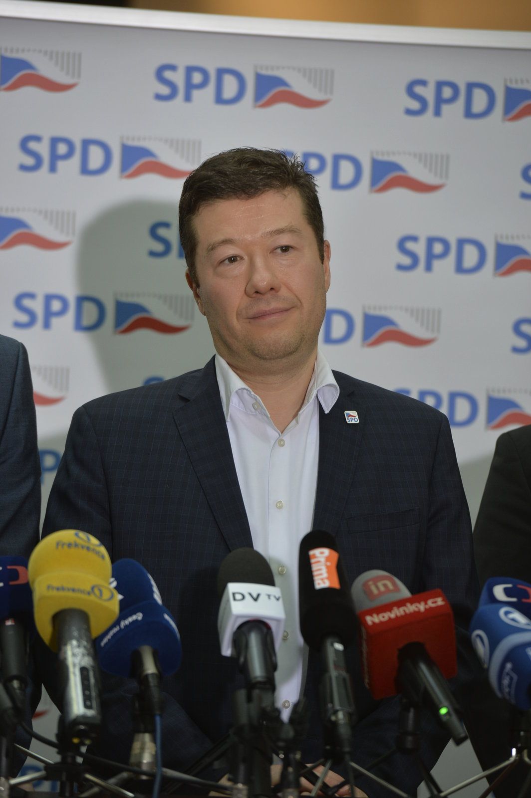 Tomio Okamura na tiskovce SPD po ustavení poslaneckého klubu strany