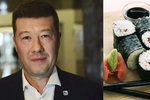 Tomio Okamura (SPD) měl poslancům poslat slevu na sushi. Odmítá, že by to udělal.