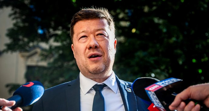 Tomio Okamura (SPD) při příchodu na jednání koaliční rady (25.5.2026)