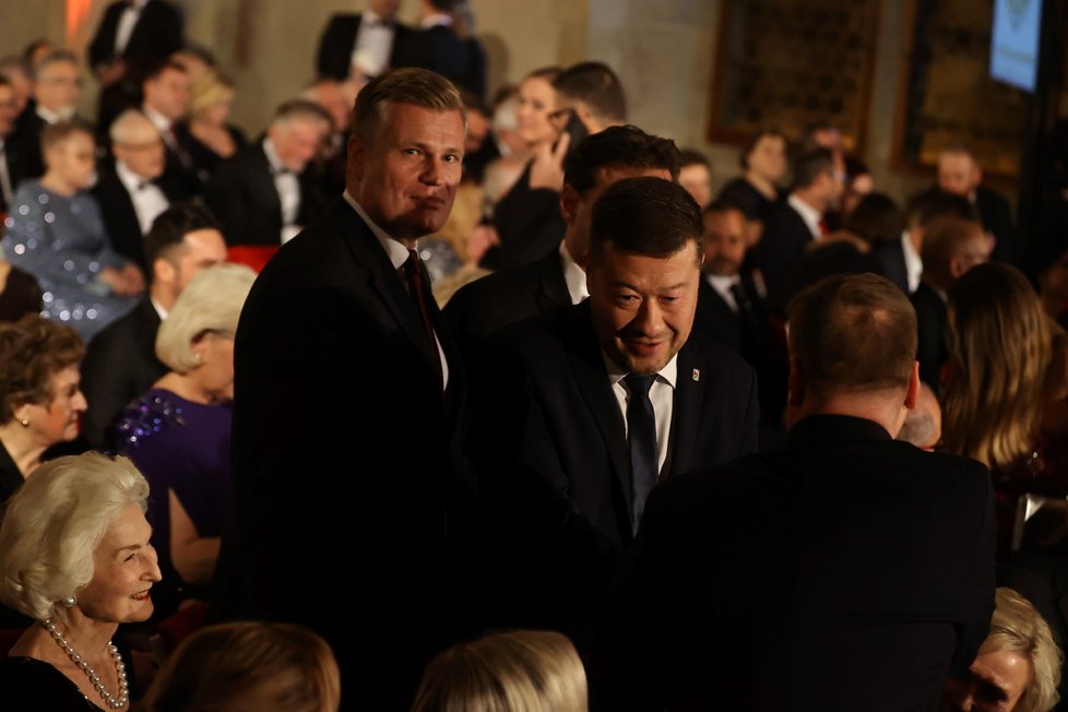 Tomio Okamura na Hradě během předávání státních vyznamenání. Vedle něj Filip Turek (28.10.2025) Tomio Okamura na Hradě během předávání státních vyznamenání. Vedle něj Filip Turek (28.10.2025)