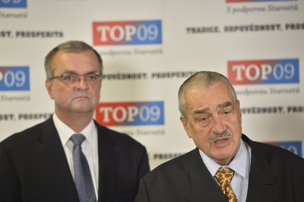 Sjezd TOP 09: Karel Schwarzenberg se stal čestným předsedou strany, uvolnil místo Miroslavu Kalouskovi..