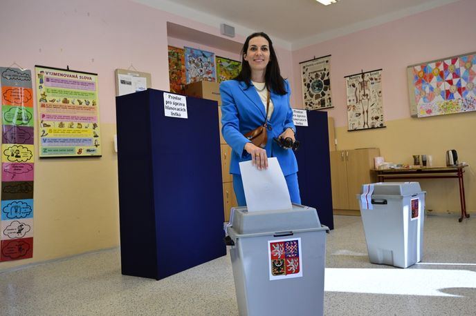 Předsedkyně TOP 09 Markéta Pekarová Adamová odevzdala svůj hlas ve volbách do Poslanecké sněmovny Předsedkyně TOP 09 Markéta Pekarová Adamová odevzdala svůj hlas ve volbách do Poslanecké sněmovny