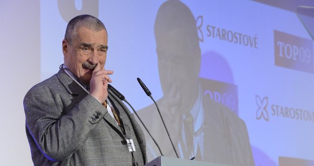 Karel Schwarzenberg: Nechystejte mi pohřeb, když nemám ani rýmu