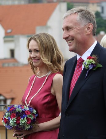 Topolánek se oženil s Lucií Talmanovou v luxusním hotelu Aria v centru Prahy