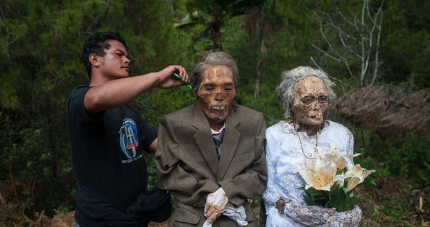 Pro příslušníky kmene Toraja není smrt konec života