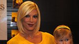 Herečka Tori Spelling porodila své čtvrté dítě